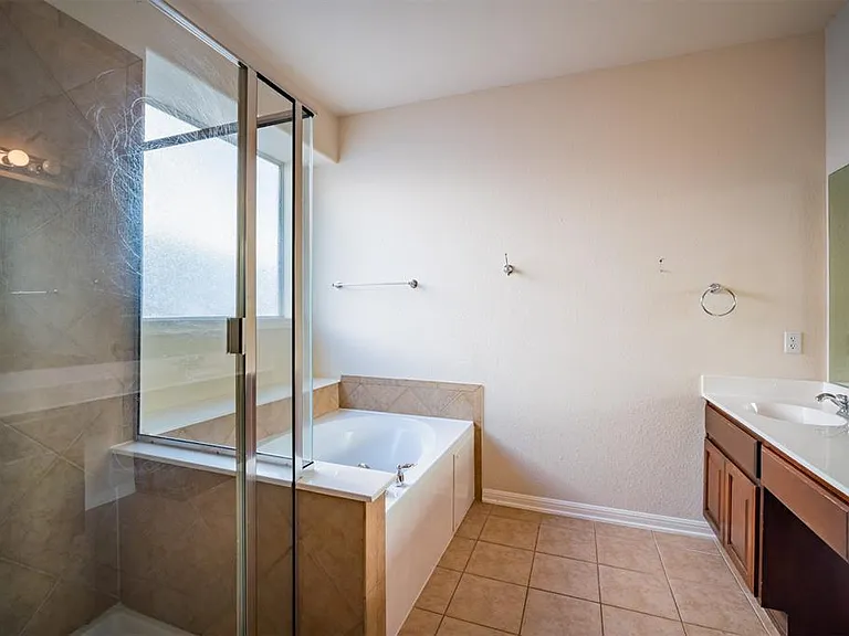 12709 Lee Park Ln — Photo 15