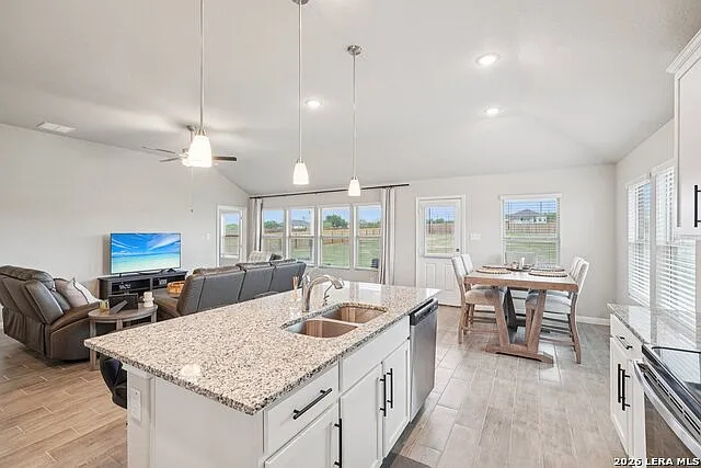 104 Pendleton Cv — Photo 18