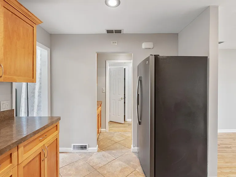 15403 Maxwell Ave — Photo 8