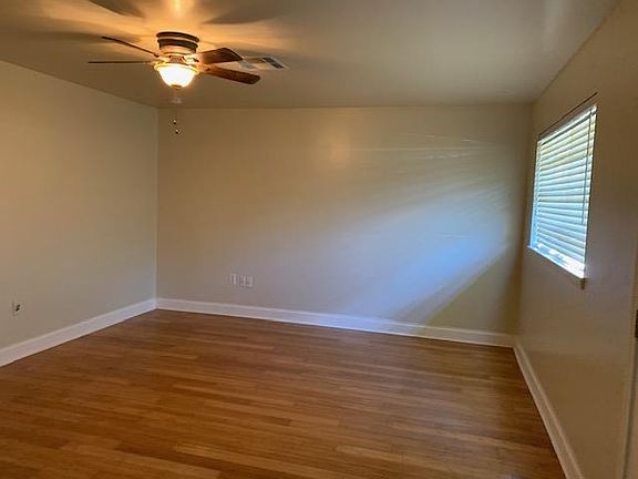 4th image of 205 Claymore Dr