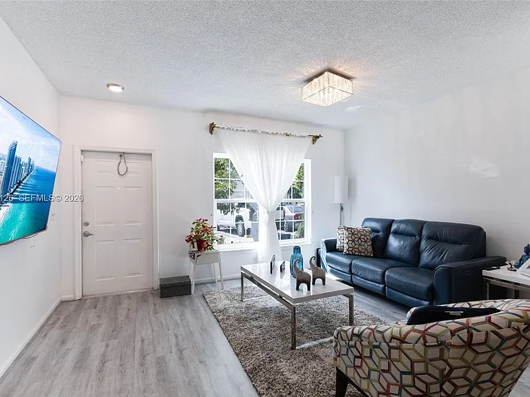 9925 NW 57th Mnr — Photo 5