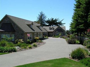 113 Tanbark Rd, Brookings, OR 97415