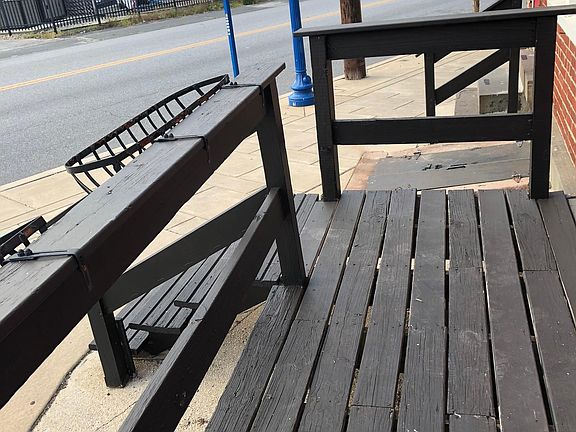 3rd image of 444 Bridge St #1
