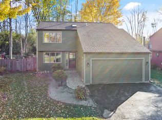 512 Melrose Dr, North Syracuse, NY 13212