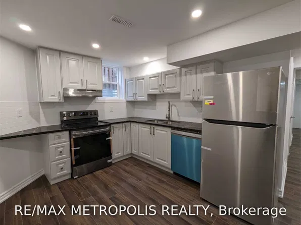 119 Tom Edwards Dr #Basement, Whitby, ON L1R 2S2