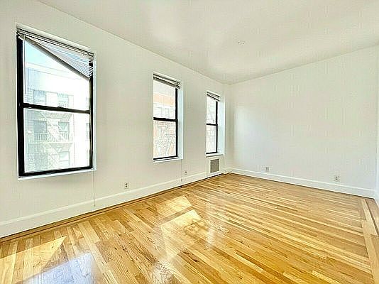 2nd image of 234 E 58th St #17B