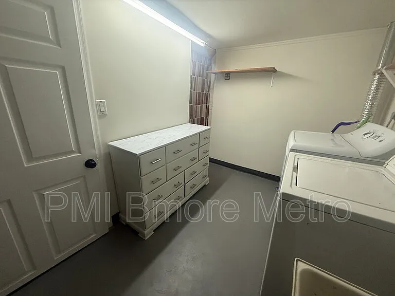 519 E Cold Spring Ln — Photo 18