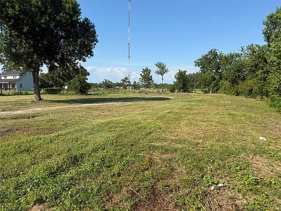 3rd image of 2100 County Road 342