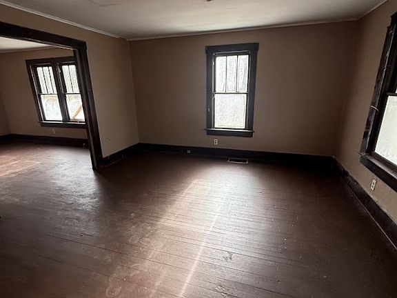 4th image of 2132 N Church St