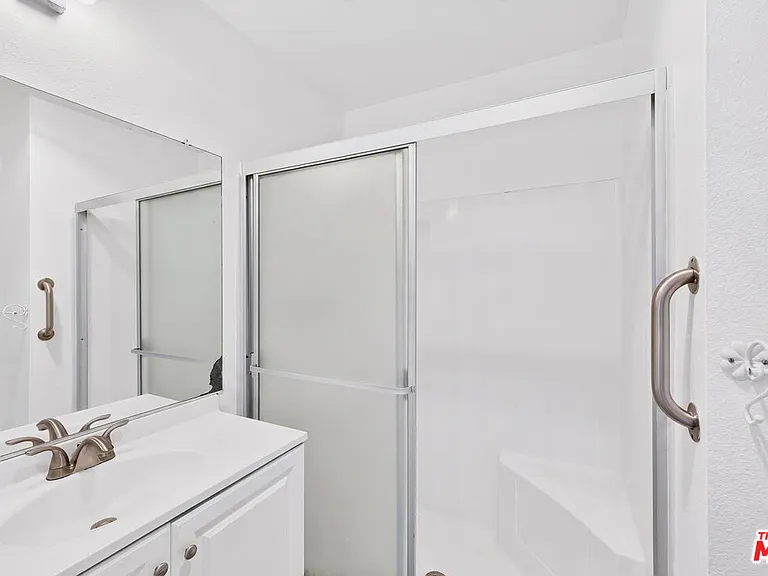 19221 Sherman Way #40 — Photo 15