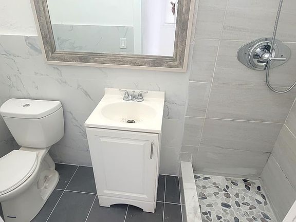 5th image of 403 N 19th Ave Unit J