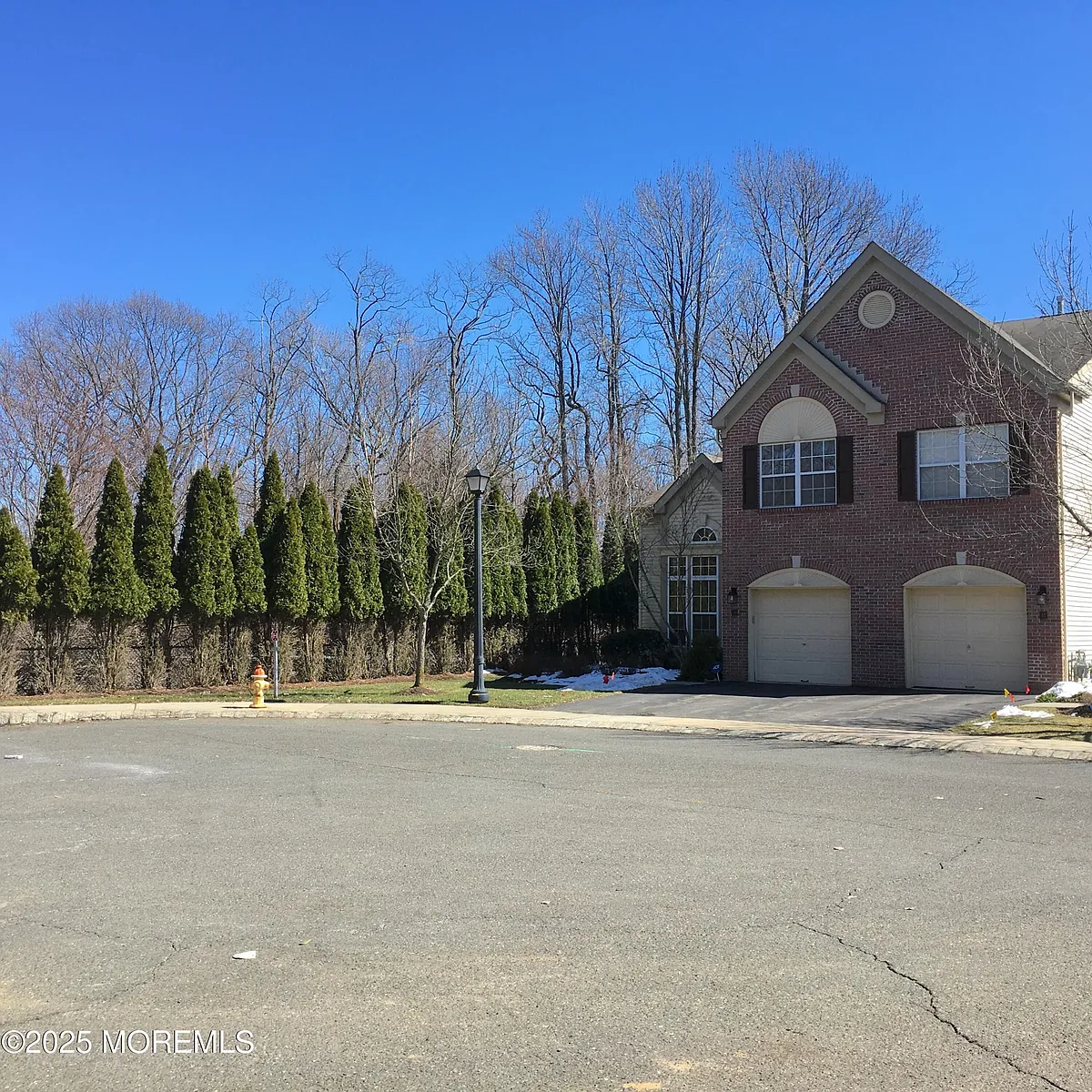 Building Photo - 44 Poplar Ln