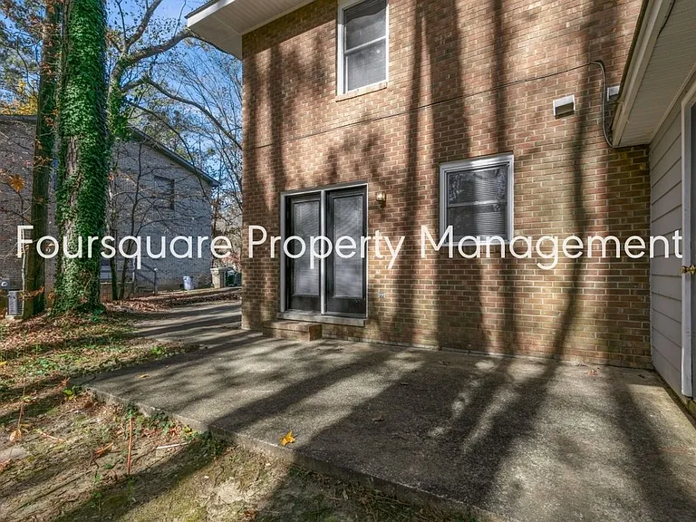 1105 Timber Dr — Photo 7