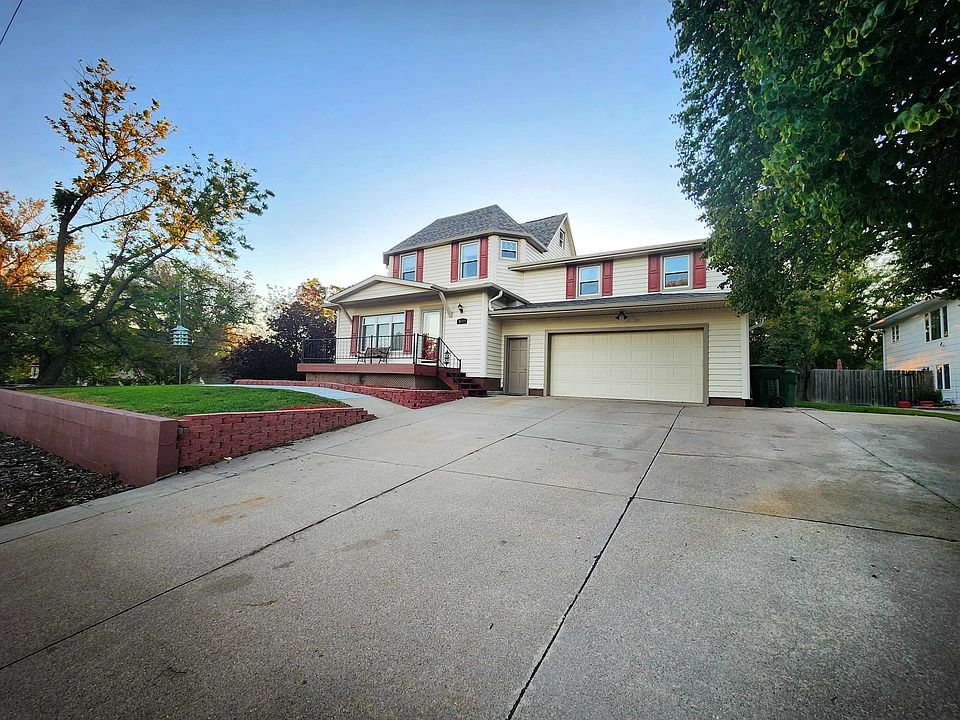 1st image of 3102 8th Ave