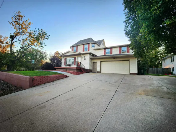 3102 8th Ave, Kearney, NE 68845