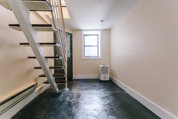 Rented by MySpaceNYC | media 27