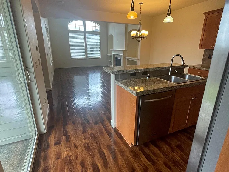 16425 NW Rossetta St — Photo 5
