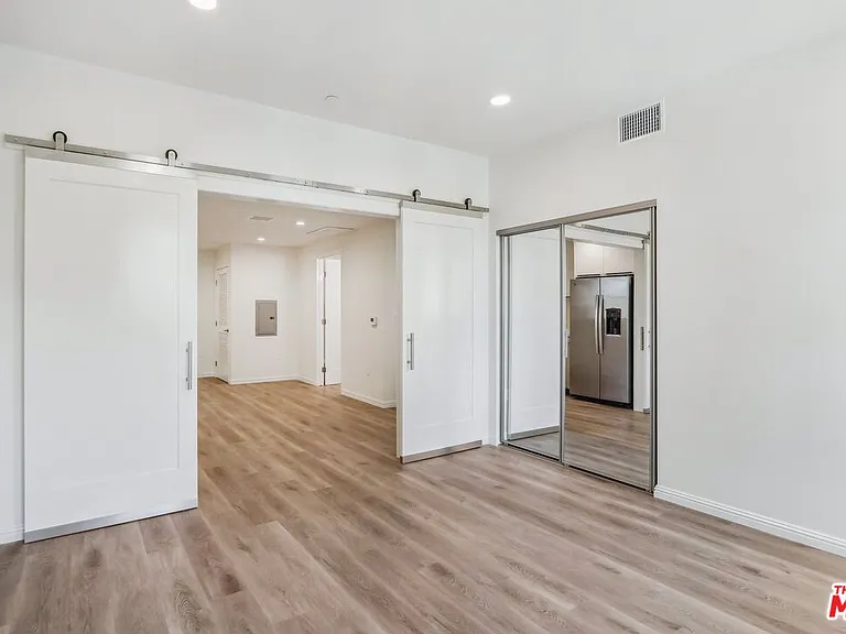 951 S Wilton Pl #204 — Photo 24