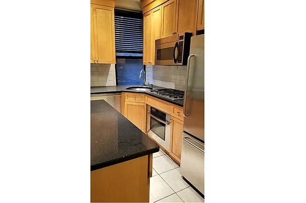 Rented by City Connections Realty | media 3