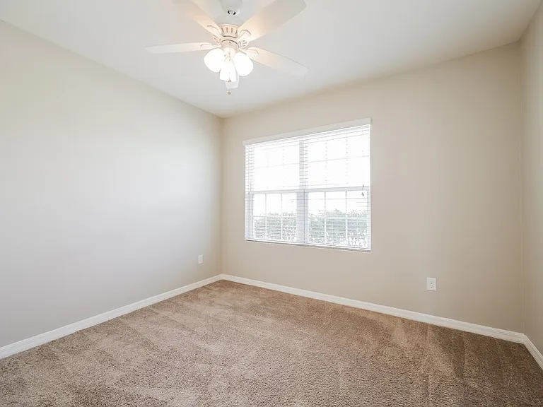 220 SE 2nd Pl — Photo 12