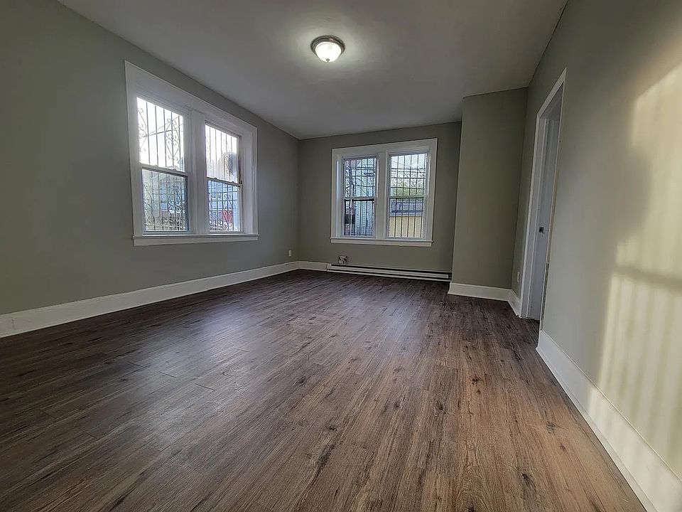 1st image of 408 Leslie St #11E