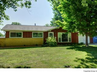 54 Churchill Dr, Chatham, IL