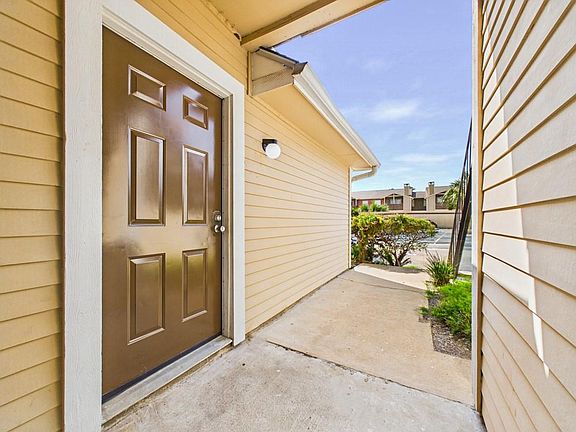 3rd image of 2300 Old Spanish Trl APT 1117