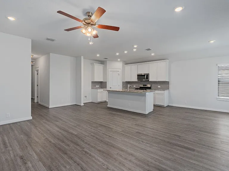 4044 Legend Mdws — Photo 6