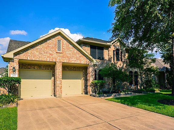 2nd image of 2615 Parkbriar Ln