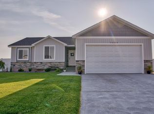 3800 N Rain Tree St, Idaho Falls, ID 83401