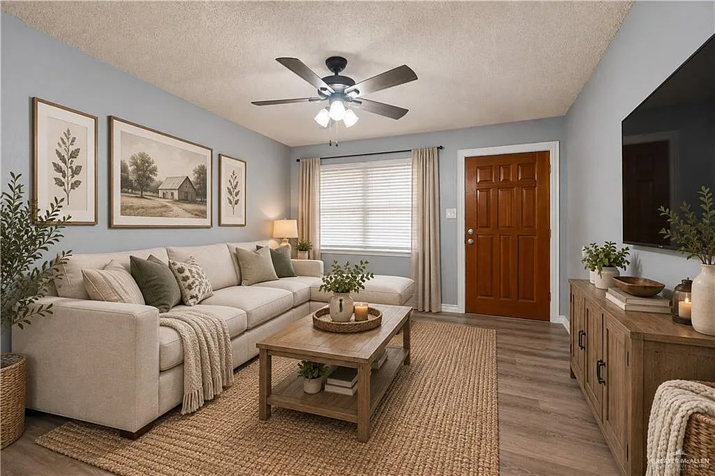 3 bed, 1.5 bath, 1012 sqft, $1,075 — Photo 4