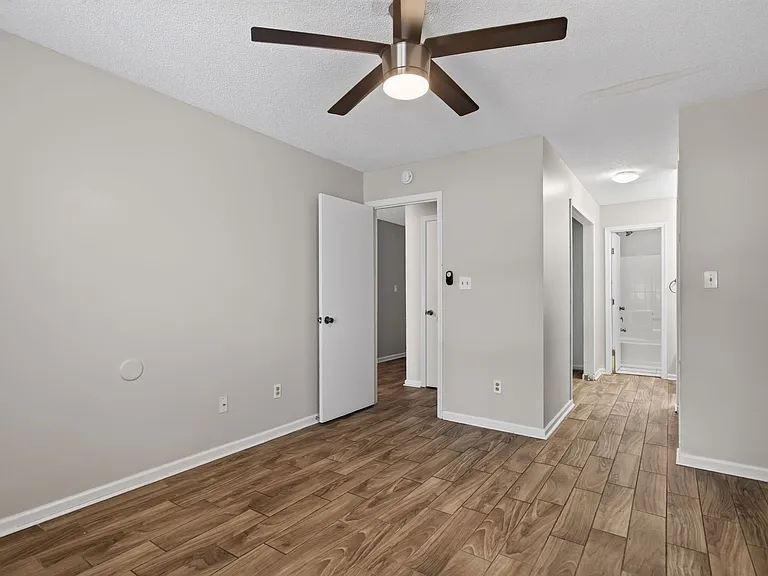 10 Tamarisk Quay #B — Photo 9