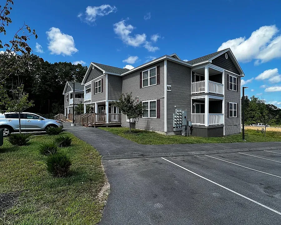 Sanford Pointe