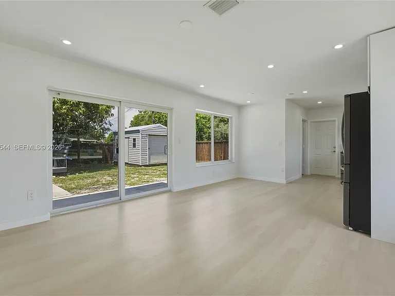 20440 NW 20th Ct — Photo 10