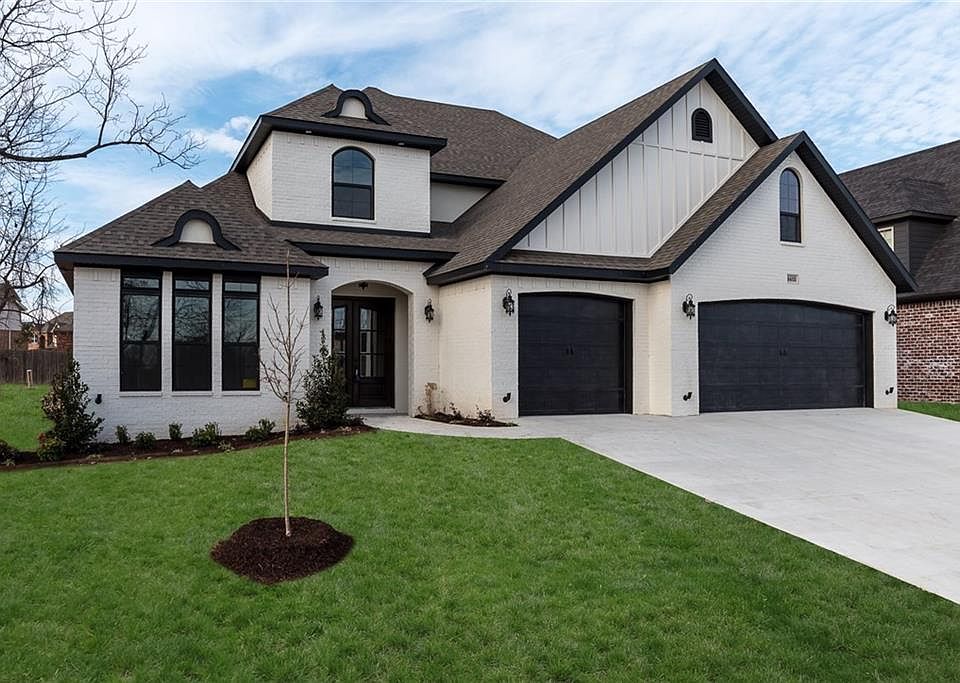 1st image of 4403 NE Blue Spruce Ave