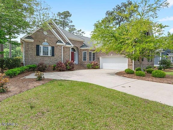4th image of 601 Dartmoor Way SW
