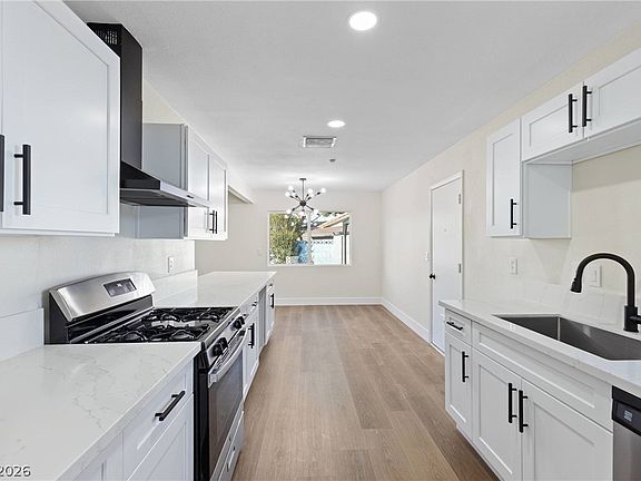 3rd image of 4213 Greenhill Dr