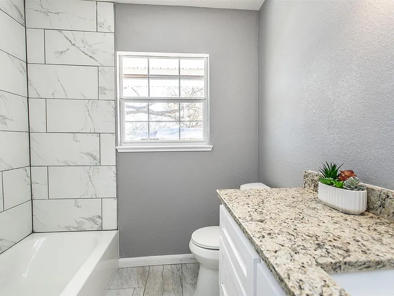 1309 Magnolia St — Photo 16