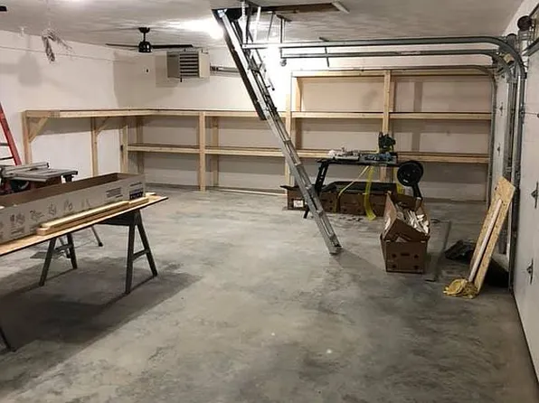 213 Wellworth Ave, Springfield, MI 49037