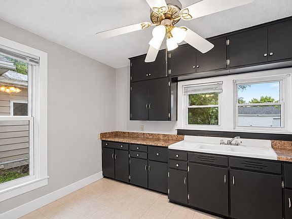5th image of 2540 Capitol Ave