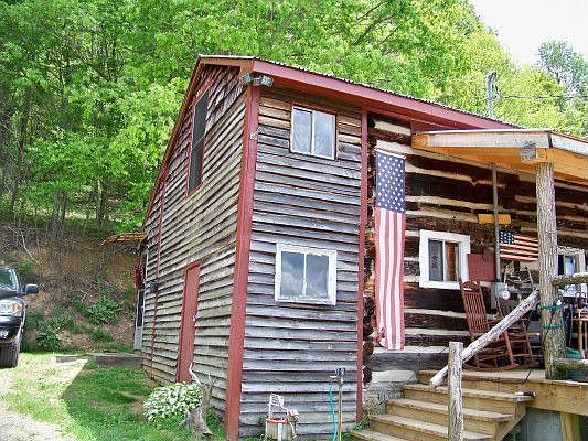 4th image of 380 Inwood Ln