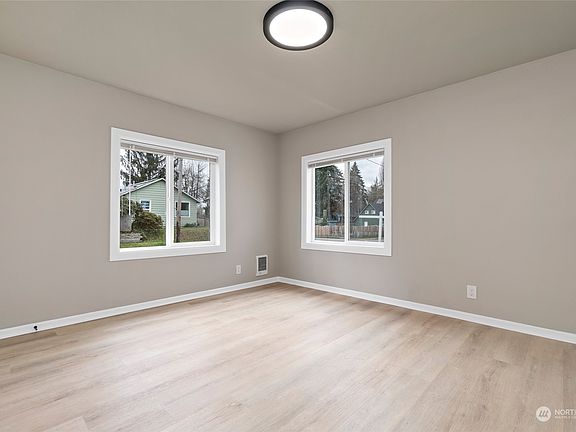 4th image of 502 Milroy Street NW #A