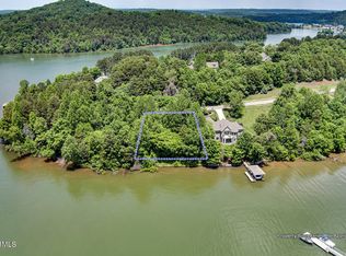 410 Marsh Hawk Dr, Vonore, TN 37885