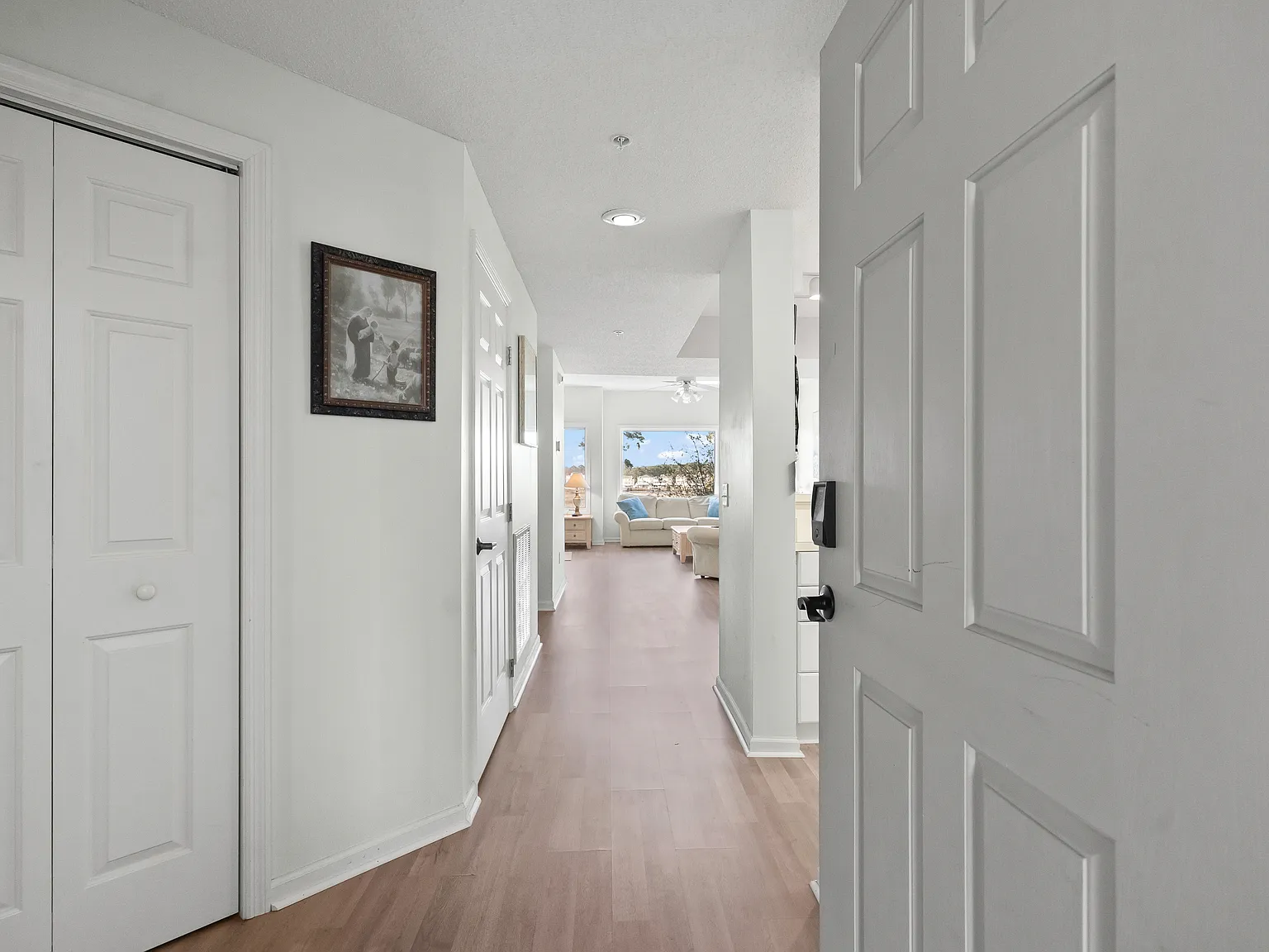 3 bed, 1550 sqft, $3,000 — Photo 4
