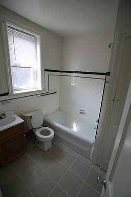4th image of 2100 W Tioga St APT 407
