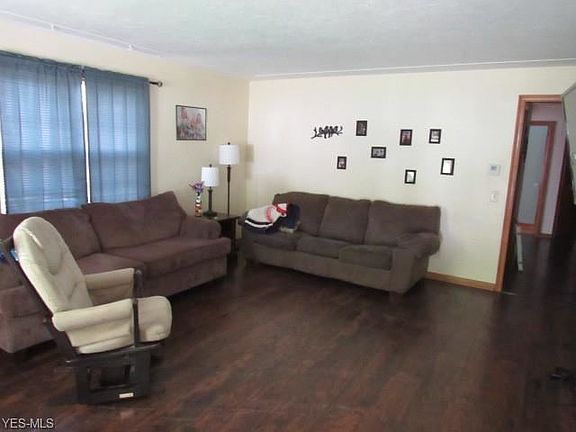 5th image of 183 Seneca Ave