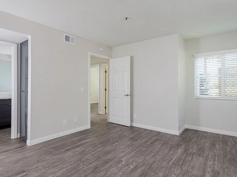 Crestwood Apartment Homes — Photo 18