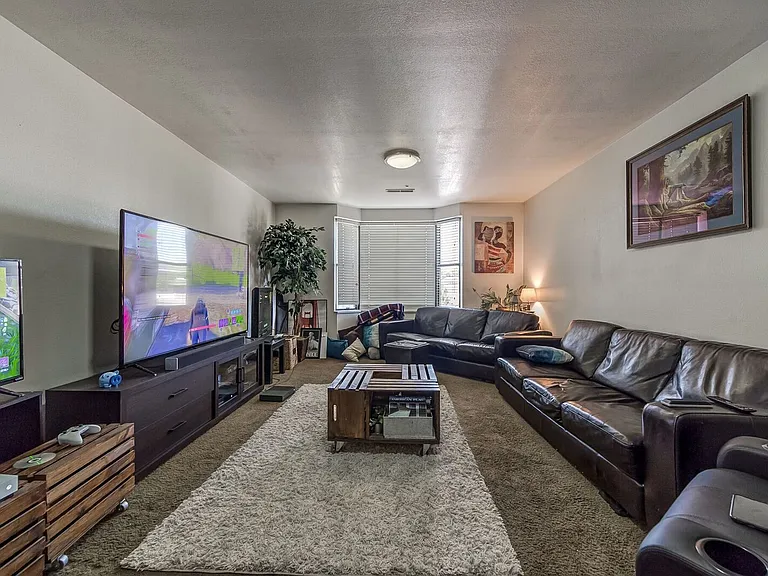 850 N University Ave #200 — Photo 2