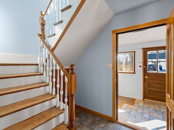 3rd image of 38 Fairfield St