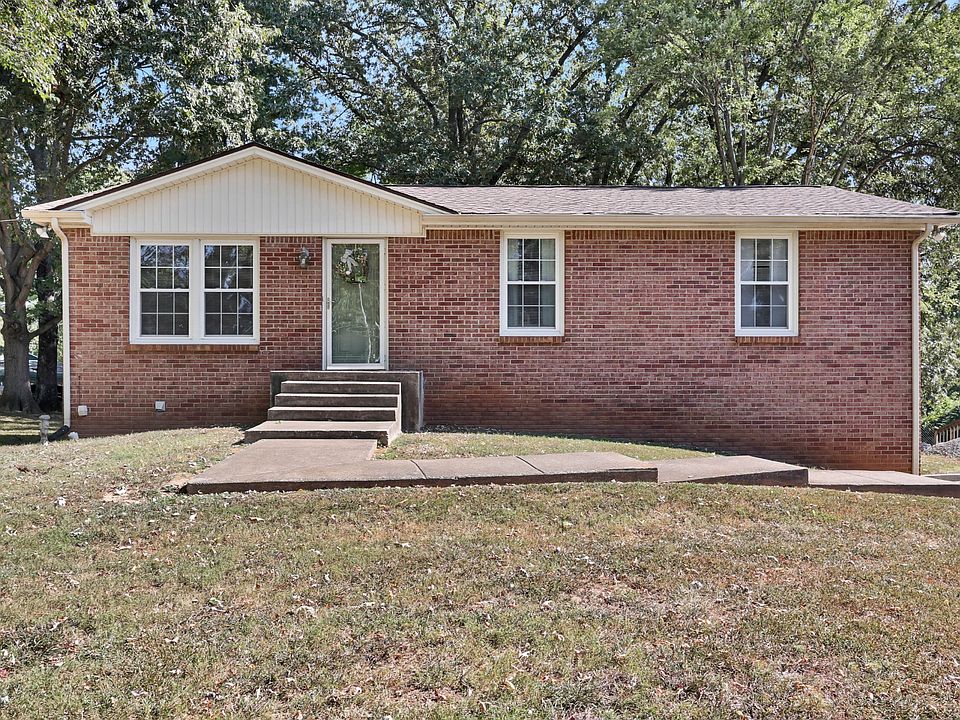 1st image of 323 Forest Hills Dr